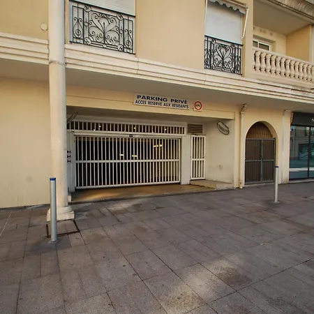 2p En Centre-ville De Avec Terrasse Et Parking - Fr-1-196-280 * מנטון