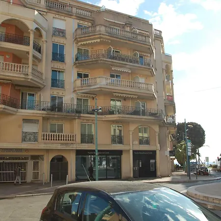 2p En Centre-ville De Avec Terrasse Et Parking - Fr-1-196-280 Lägenhet *