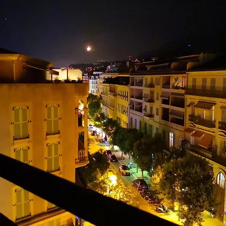 公寓 2p En Centre-ville De Avec Terrasse Et Parking - Fr-1-196-280