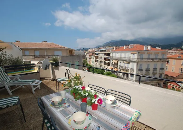 شقة 2p En Centre-ville De Avec Terrasse Et Parking - Fr-1-196-280 *