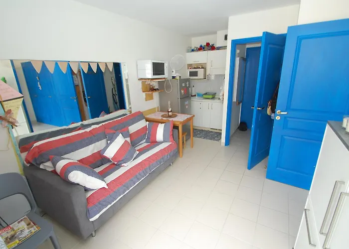 2p En Centre-ville De Avec Terrasse Et Parking - Fr-1-196-280 Menton