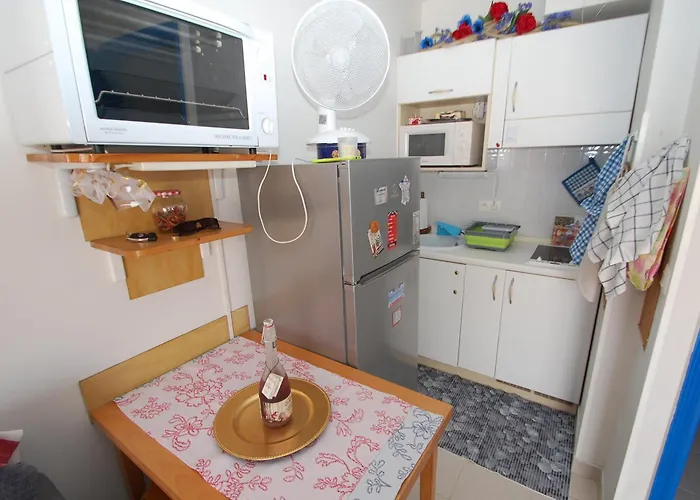 2p En Centre-ville De Avec Terrasse Et Parking - Fr-1-196-280 * Menton