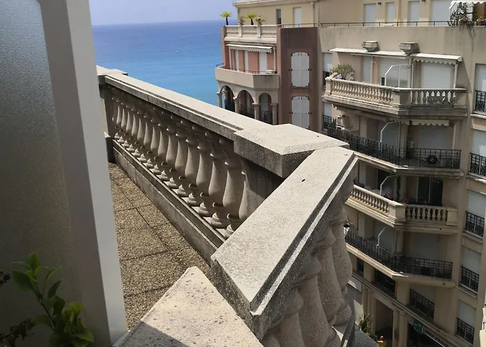 2p En Centre-ville De Avec Terrasse Et Parking - Fr-1-196-280 شقة